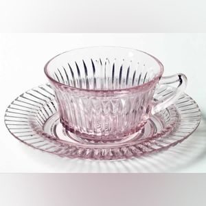 Set of 4 Queen Mary Pink by ANCHOR HOCKING Cup and Saucer Sets